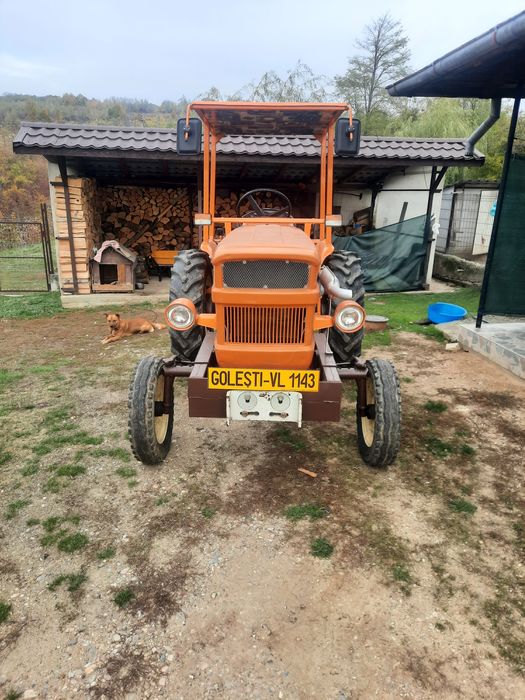 Tractor fiat 300