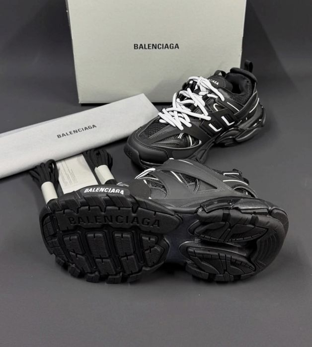 Balenciaga track