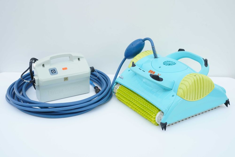 Robot de curățare pentru piscină Dolphin Moby Pro