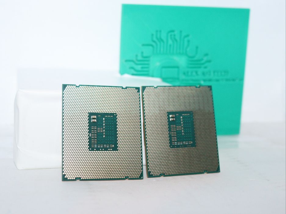 2 x Procesor Xeon Intel E5-2620 V3 6 Cores/12 Threads 2.4/3.2GHz