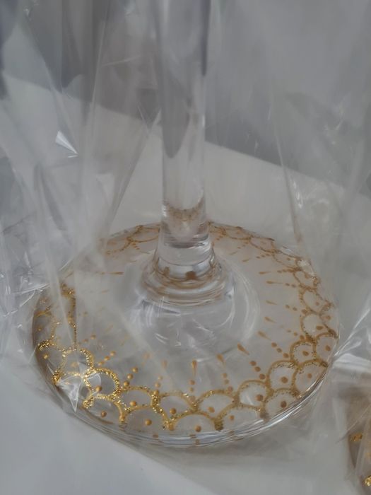 Комплект ръчно рисувани чаши за вино