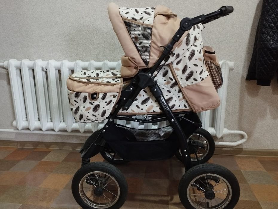 Коляска детская  в отличном состоянии.