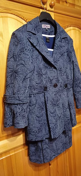 Разкошен Костюм 3 Части-САКО+БЛУЗА+ПОЛА! Уникален Дизайн и Материя!НОВ