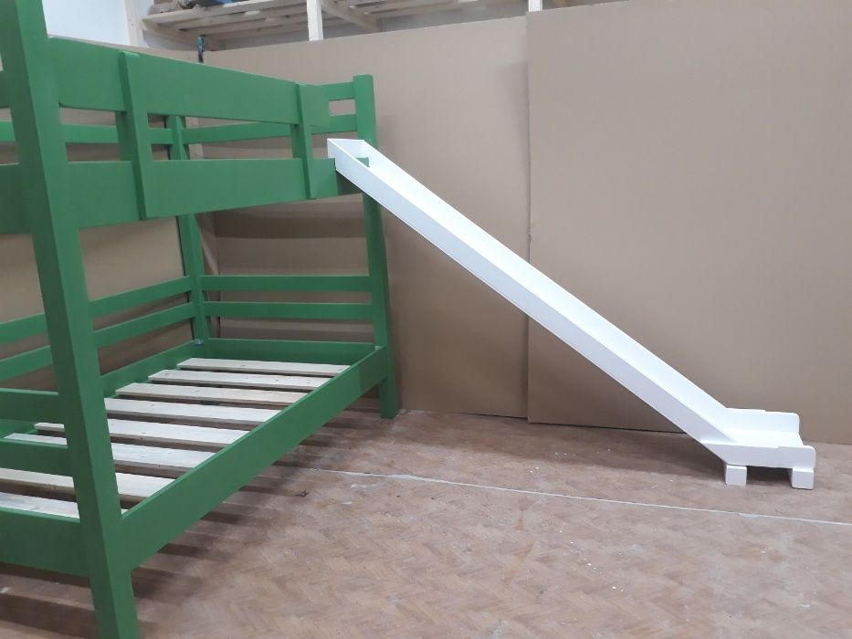 TRANSPORT GRATUIT.Pat etajat-supraetajat cu tobogan.Cod 4001