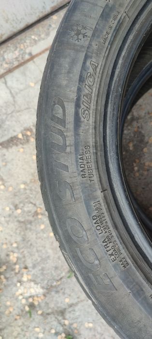 Пара зимних шин 225/50R17