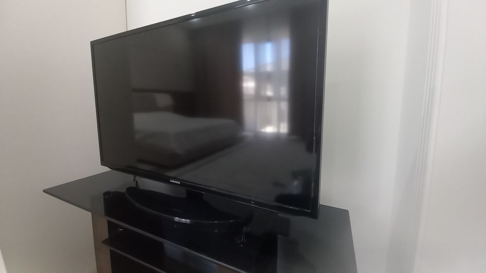 Телевизор Samsung UE40EH5007K
