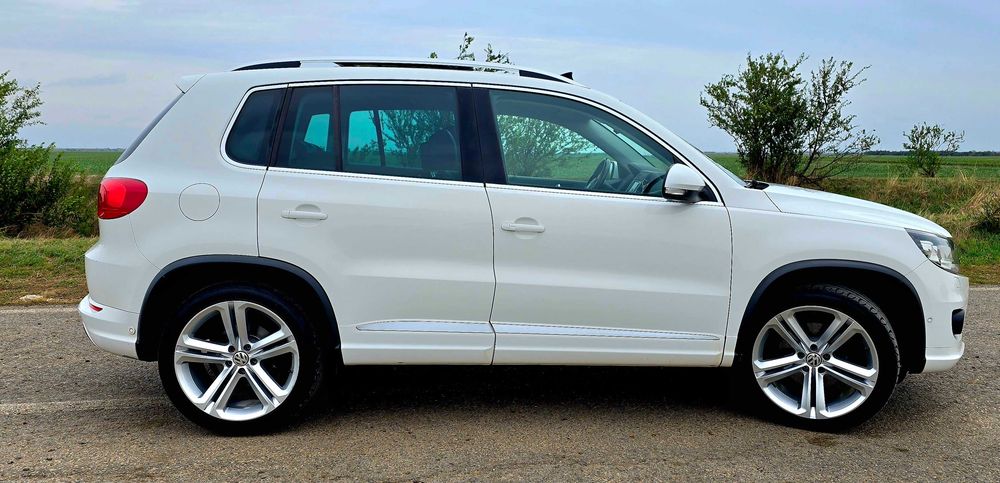 Volkswagen Tiguan R-Line (2013)  Full Options  4MOTION  DSG  158.000 km !!!
