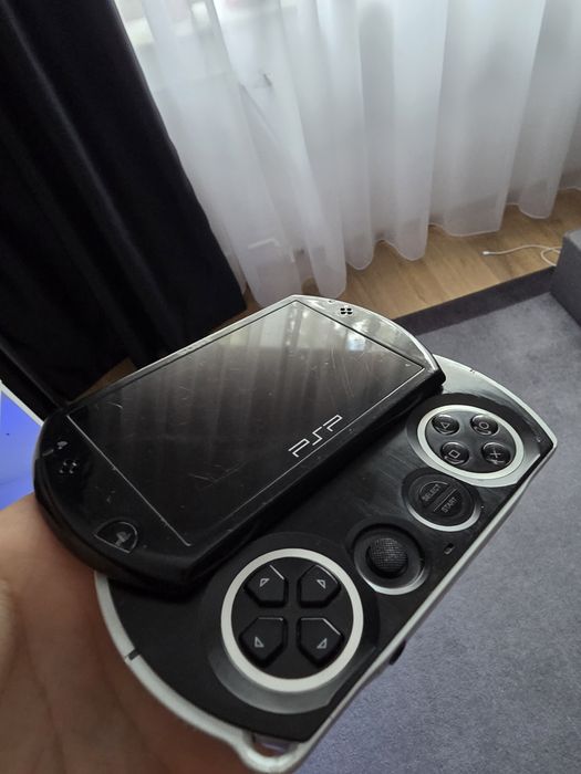 PlayStation Portable Go