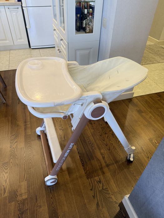 Стульчик для кормления Happy Baby