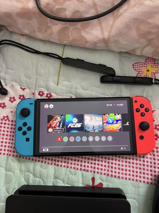 NINTENDO SWITCH OLED состаяние хороший недавно купил