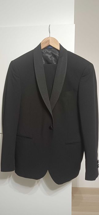 Set complet de mire, marimea 52 - 2 costume, 2 camasi, pantofi, curea, papion