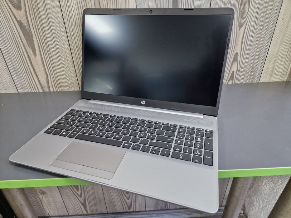 Hp 255 G9 | Ryzen 5 12 CPU | SSD 512 | 8gb RAM