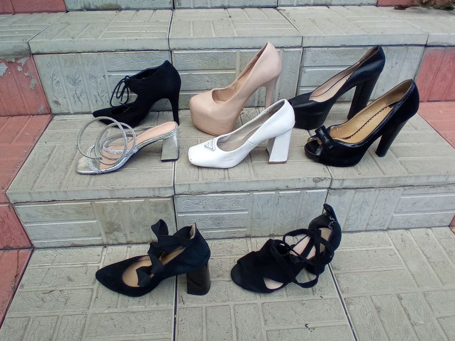 Туфли и кроссовки женские