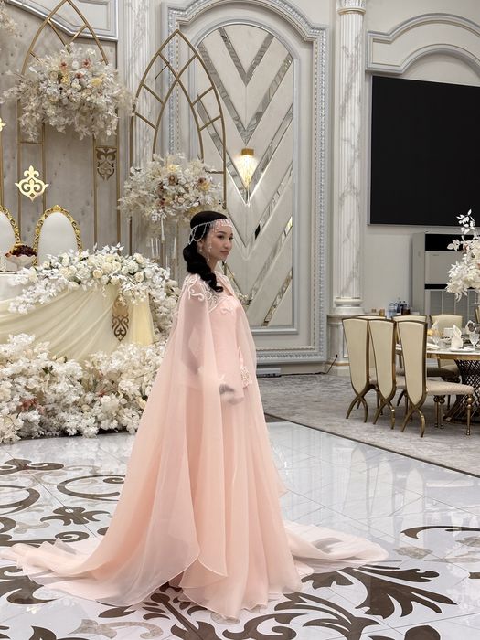 Продаю свое платье на узату