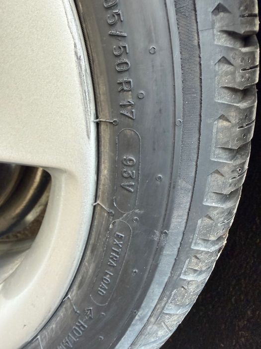 Продавам  4 броя Michelin crossclimate 3