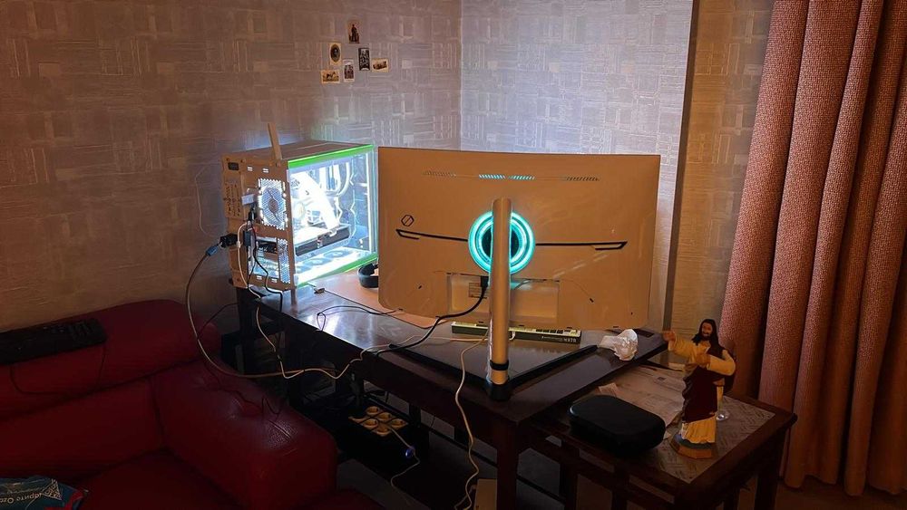 Монитор Samsung Odyssey G8 32" 2025 4K