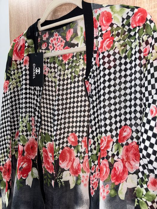Geacă Chanel red roses