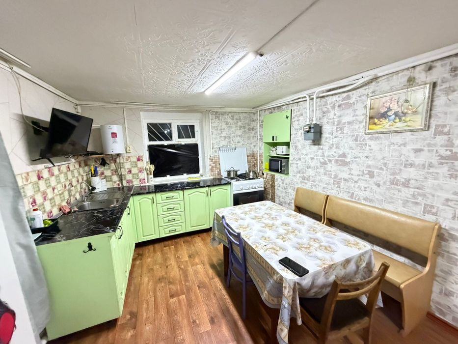 Продам дом 2 рабочий .