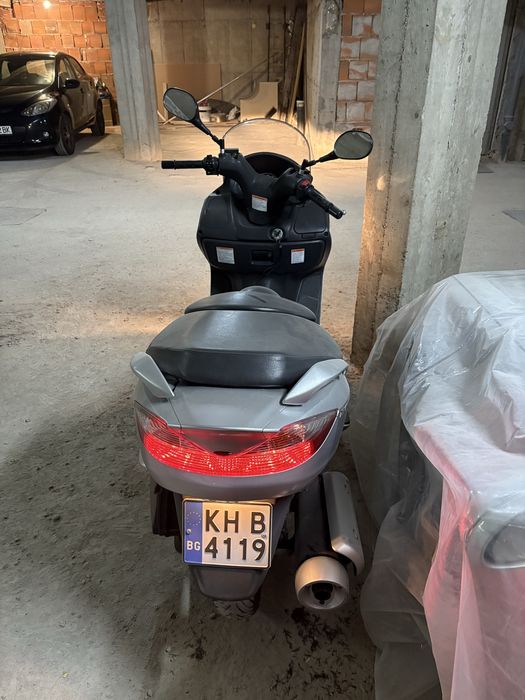 Продавам.  Сузуки  Бъргман 200 кубика 2007г