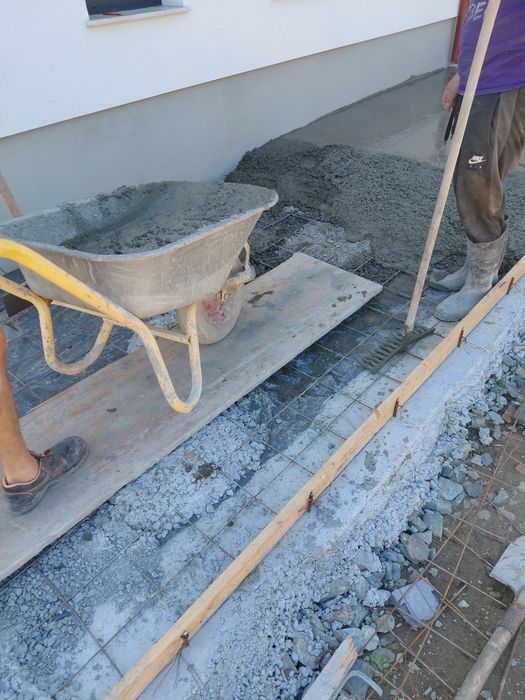 Trotuare , alei , beton periat , terase circulabile  , Garduri frontale sau laterale  cu plasa si pahare betonate