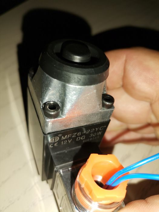 Vând electrovalvă case internațional