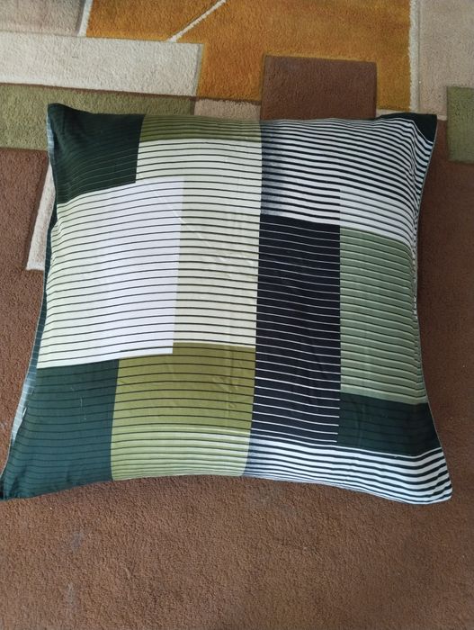 Подушка б/у 80х80