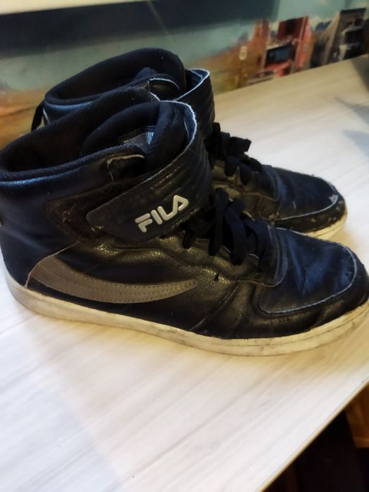 Продам кроссовки на мальчика