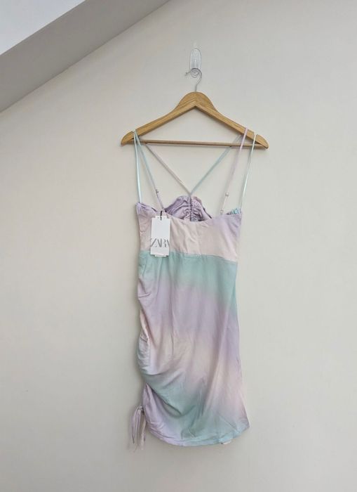 Сатенена рокля на Zara