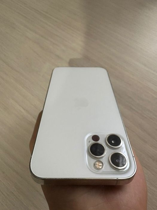 IPhone 12 pro 128 Gb белый