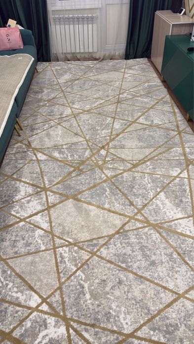 Ковер в хорошем состоянии