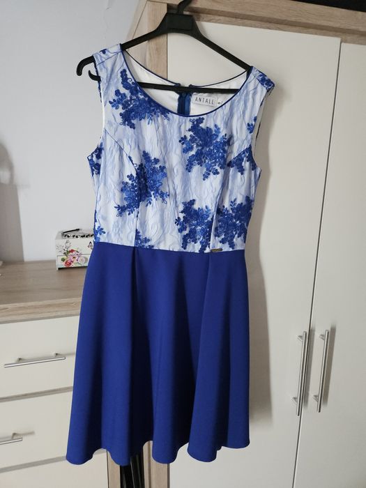 vând rochie de ocazie