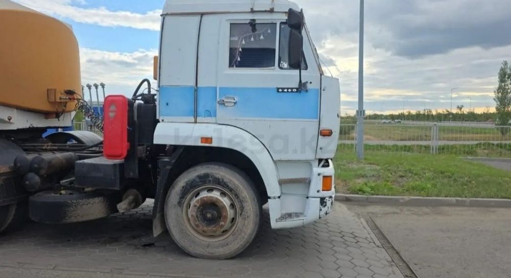 тягач КАМАЗ 6460