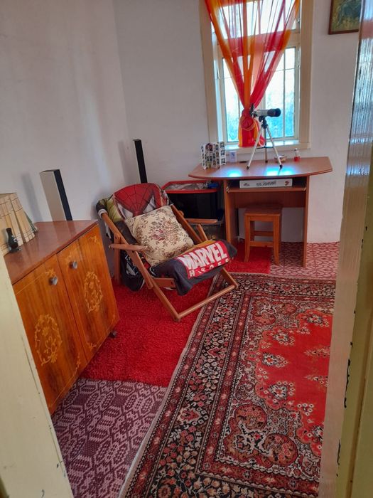 Vand casa batraneasca locuibila.
