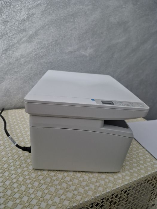 Vând imprimantă HP cu laser