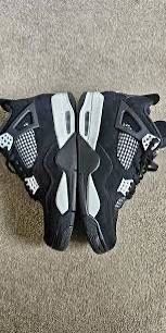 Jordan 4s white thunder