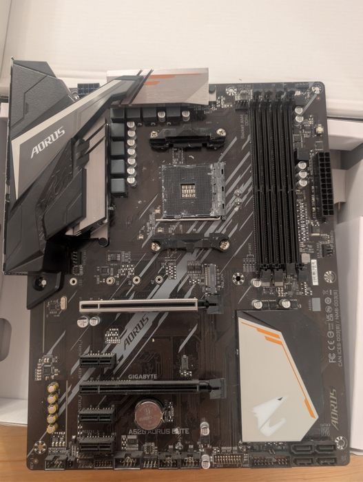 Placa de baza Gigabyte Aorus Elite A520
