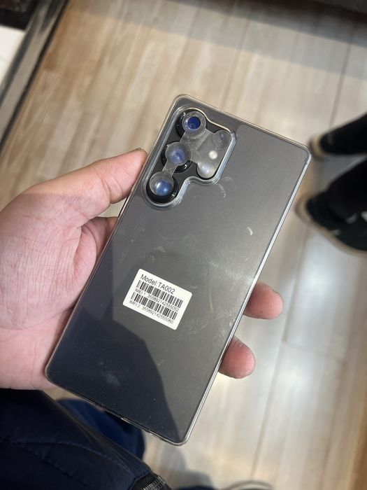 Продается смартфон новый