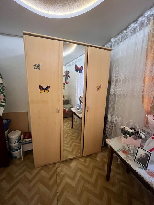 Продам шкаф в спальню б/у