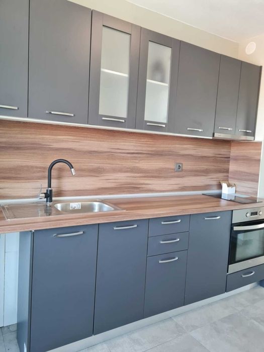 Продава се Тристаен апартамент в Плевен, Идеален център - 106 кв.м за 1406 €/кв.м - Снимка #1