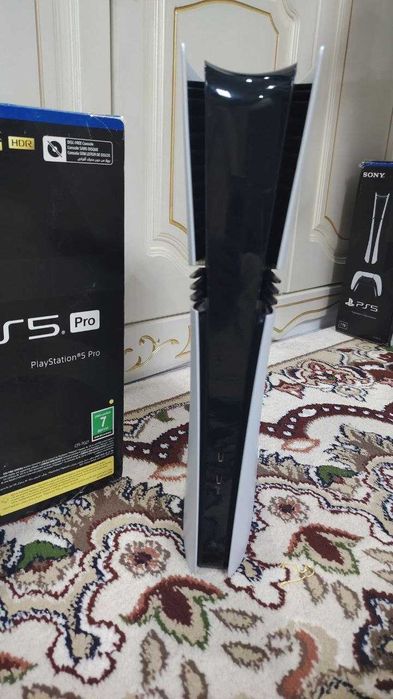 playstation 5 pro 2ТБ идеальный состояние как новый 2 джойстик