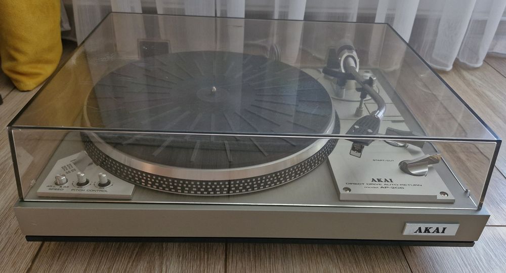 Pick-up LINN Basik, AKAI PA-206