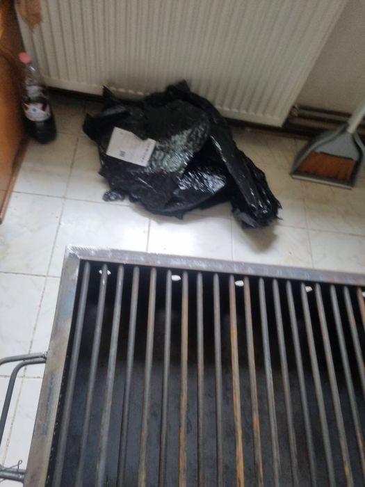 Vând grătar din oțel