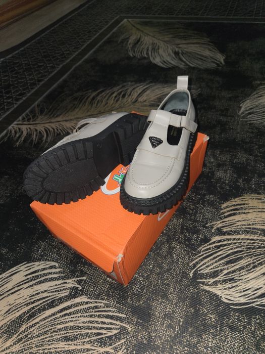 Продам туфли новые кожа.