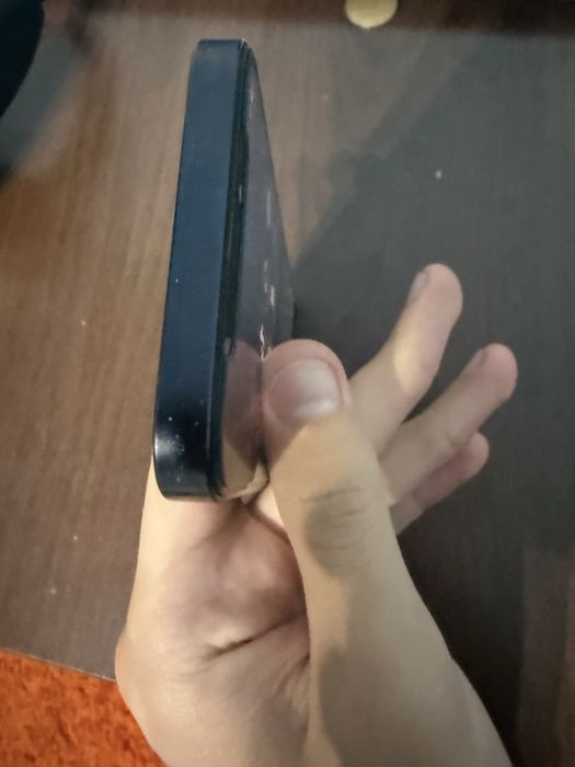Vand Iphone 12 64GB