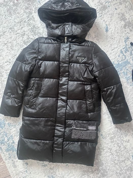 Продам куртку для девочки.