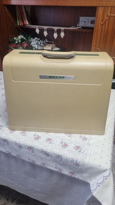 Masina de cusut  Riccar