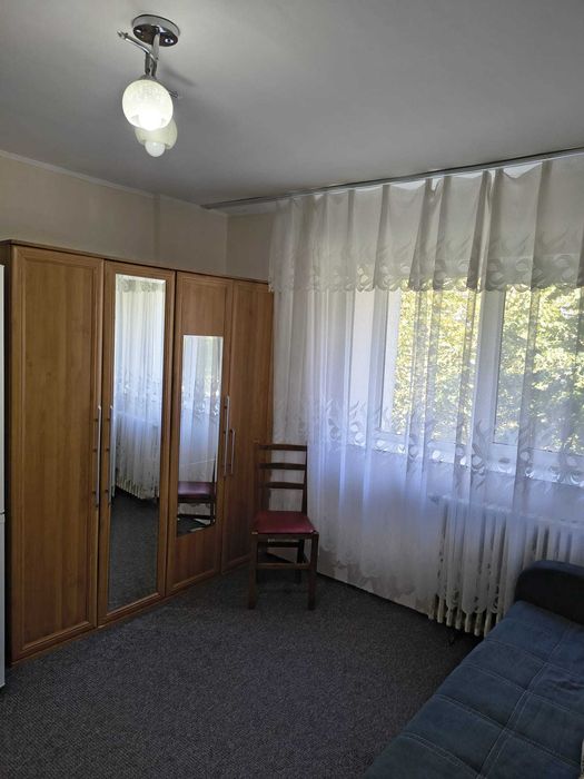 Ofer spre închiriere garsoniera