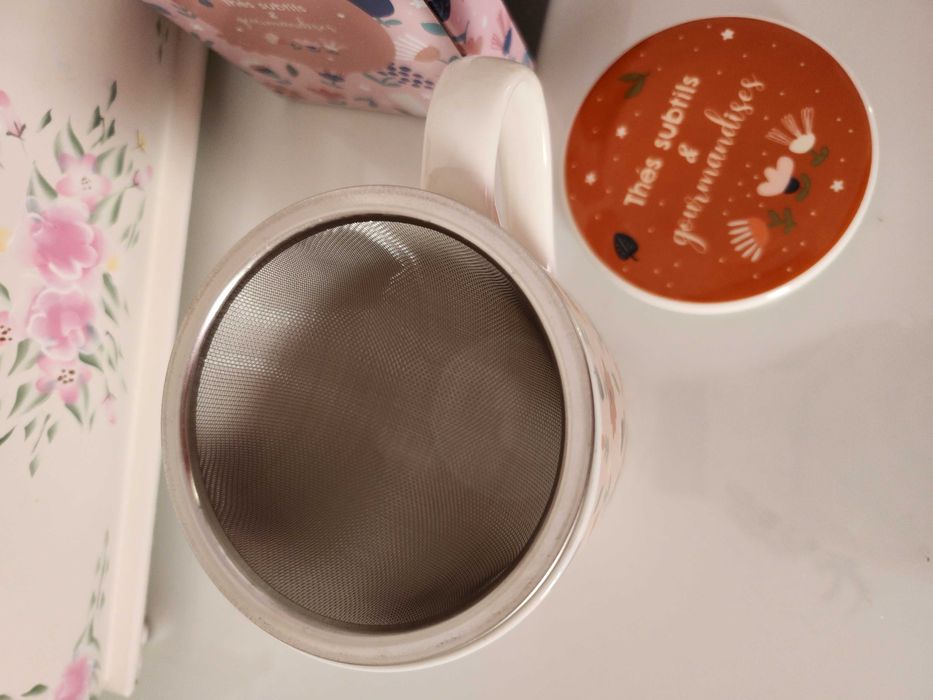 Cana noua portelan cu infuzor de ceai