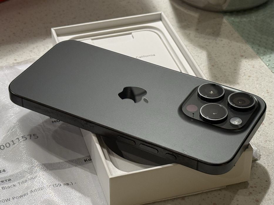 iPhone 15 Pro 128GB Black Esim – Гаранция, Като НОВ, 97% Батерия!