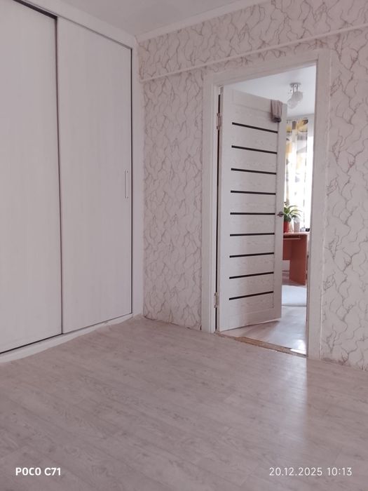 продам 4-х комнатную квартиру